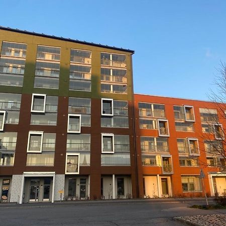 Modern One Bedroom Apartment Nearby Airport 반타 외부 사진