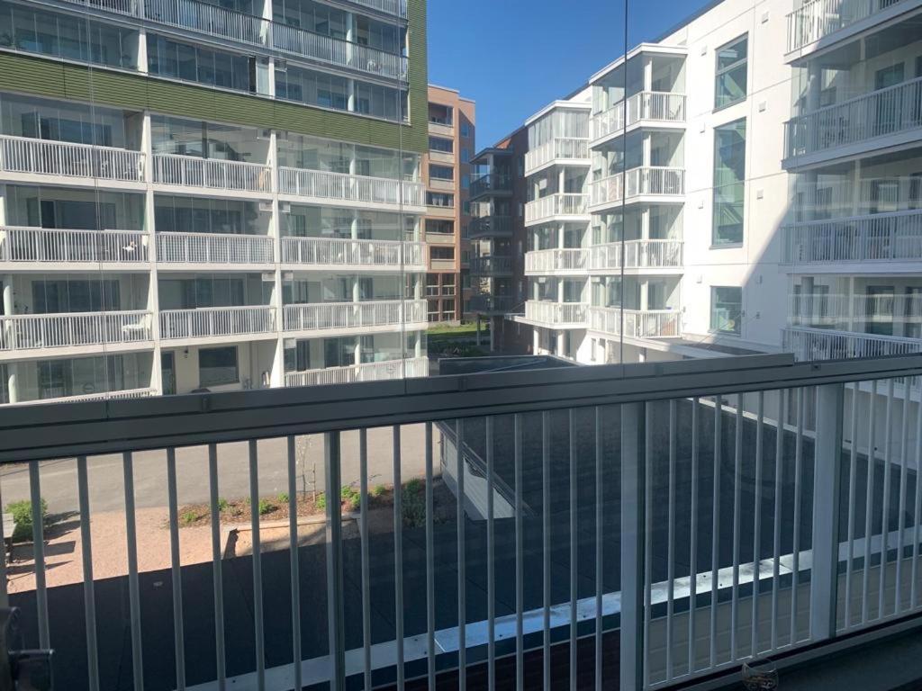 Modern One Bedroom Apartment Nearby Airport 반타 외부 사진